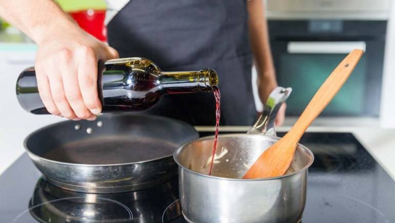 Conselhos de especialistas sobre como cozinhar com vinho