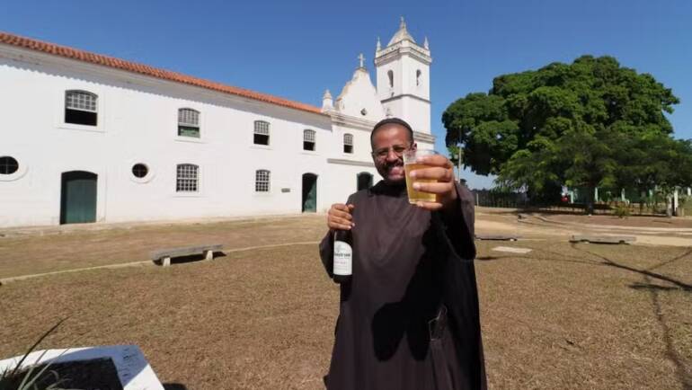 Santo gole: cerveja artesanal de monges beneditinos nasce com bênção em mosteiro no Rio